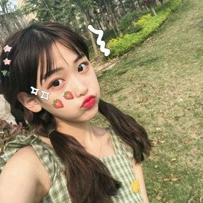 蓝天花朵